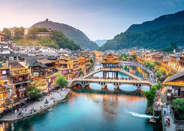 Đến Phượng Hoàng Cổ Trấn đi chơi những đâu?
