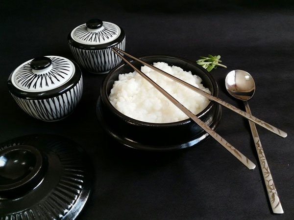 TẠI SAO NGƯỜI HÀN QUỐC THÍCH DÙNG ĐŨA SẮT