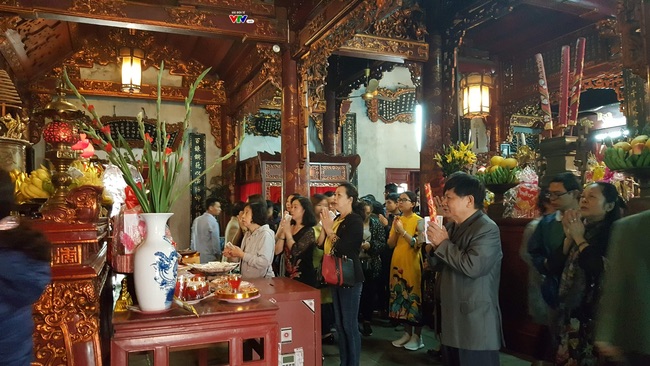 Tết Nguyên đán là dịp để bày tỏ lòng thành kính tới thần linh