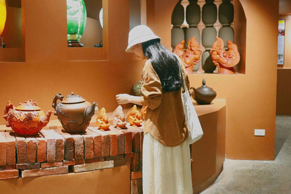 Check-in thả ga tại Bảo tàng gốm Bát Tràng