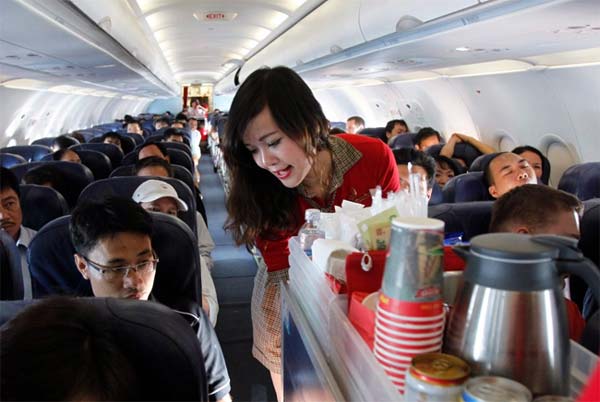 Đừng bao giờ ngồi yên một chỗ trong suốt chuyến bay
