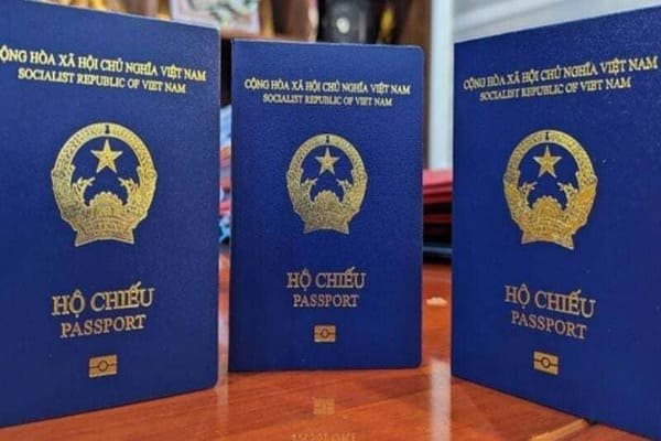 Giữ hộ chiếu luôn “chuẩn không cần chỉnh” – tránh 5 thói quen khiến bạn rắc rối khi xuất nhập cảnh!