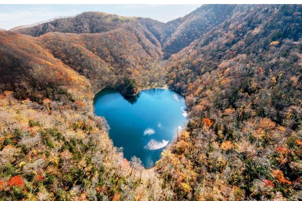 Hồ trái tim Hokkaido lãng mạn