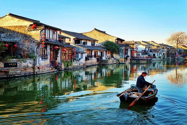 NHỮNG CÂU CHUYỆN KỂ VỀ GIANG NAM TRUNG QUỐC – MỘT VÙNG ĐẤT THƠ MỘNG, HUYỀN HOẶC VÀ ĐẦY BI TRÁNG