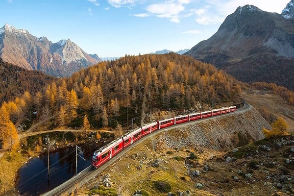 Rhaetian Railway – Khám Phá Tuyến Tàu Đẹp Nhất Thụy Sĩ Cùng Vacation Travel