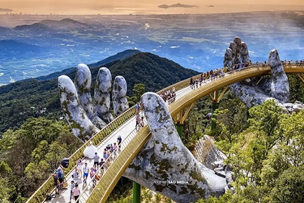 tour  huee