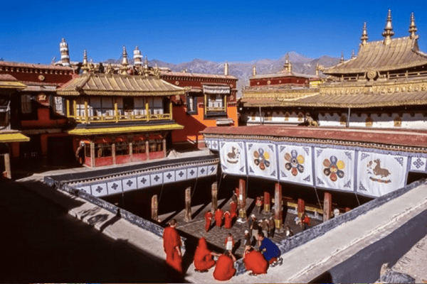 Tour Hành Hương Núi Thiêng Kailash 12 Ngày 11 Đêm – Khám Phá Trung Tâm Tâm Linh Châu Á