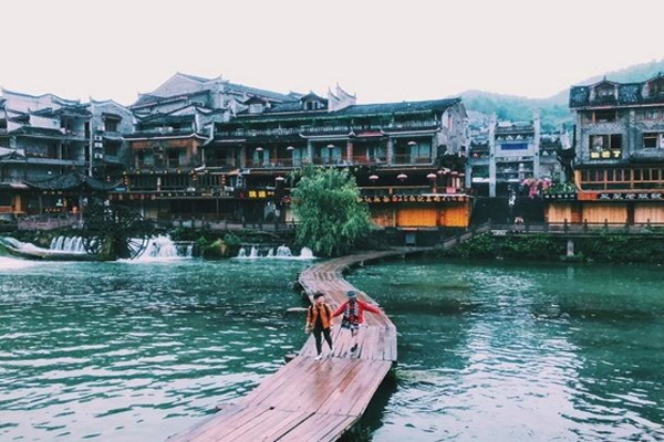 TOUR TRUONG GIA GIOI - PHUONG HOANG CO TRAN