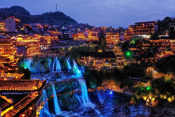 TOUR TRUONG GIA GIOI - PHUONG HOANG CO TRAN