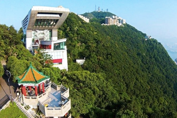 Thẩm  Quyến