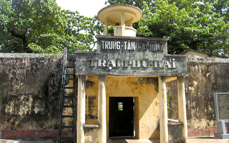 TOUR CÔN ĐẢO