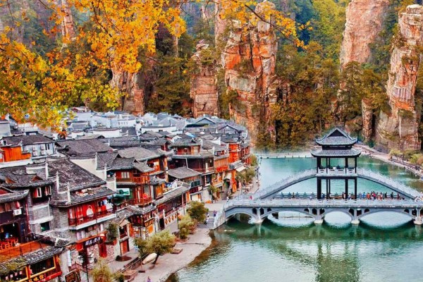 TOUR DU LỊCH  NGHI XƯƠNG - TRƯƠNG GIA GIỚI - PHƯỢNG HOÀNG CỔ TRẤN  (THỜI GIAN: 06 NGÀY 05 ĐÊM)